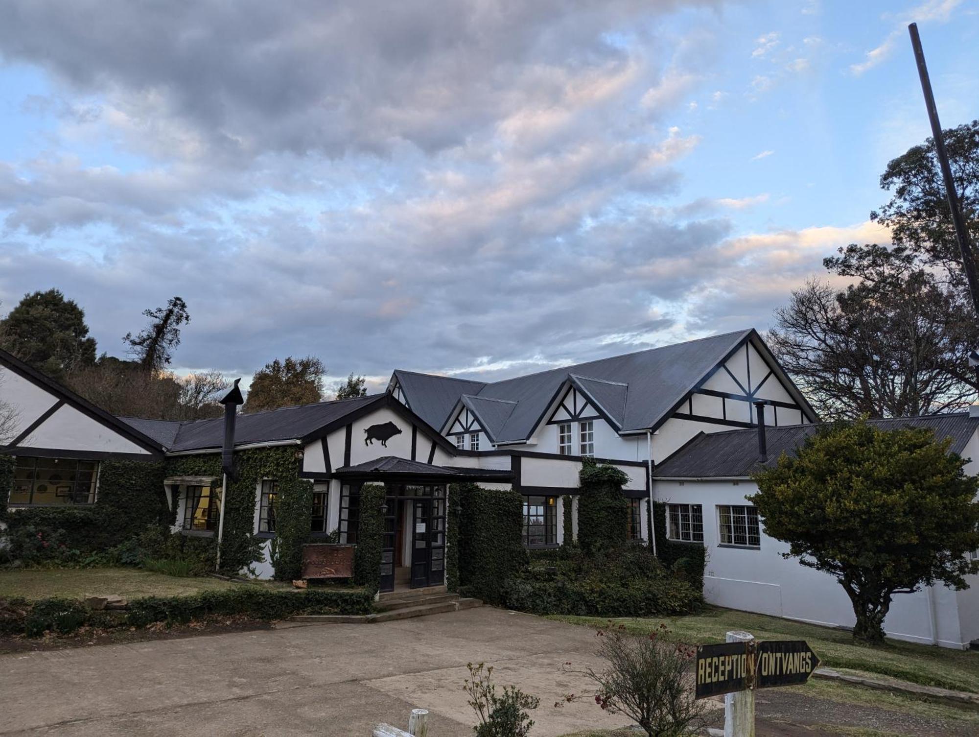 The Historic Hogsback Inn Esterno foto
